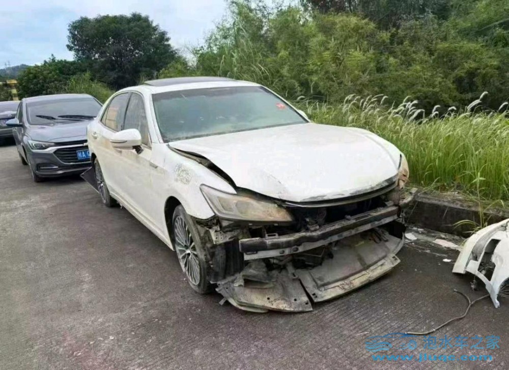 18年豐田皇冠泡水車