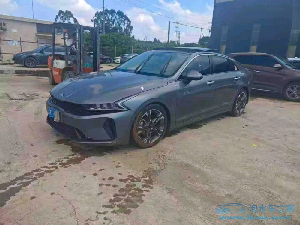 21年起亞K5泡水車