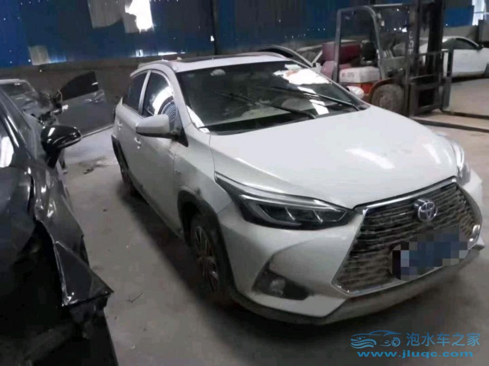 22年豐田致炫泡水車