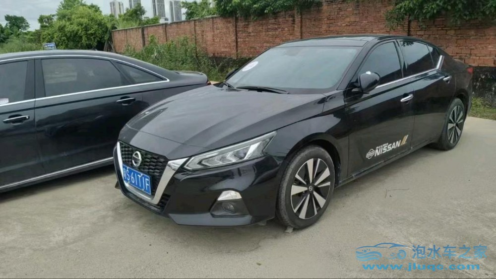 23年日產(chǎn)天籟泡水車