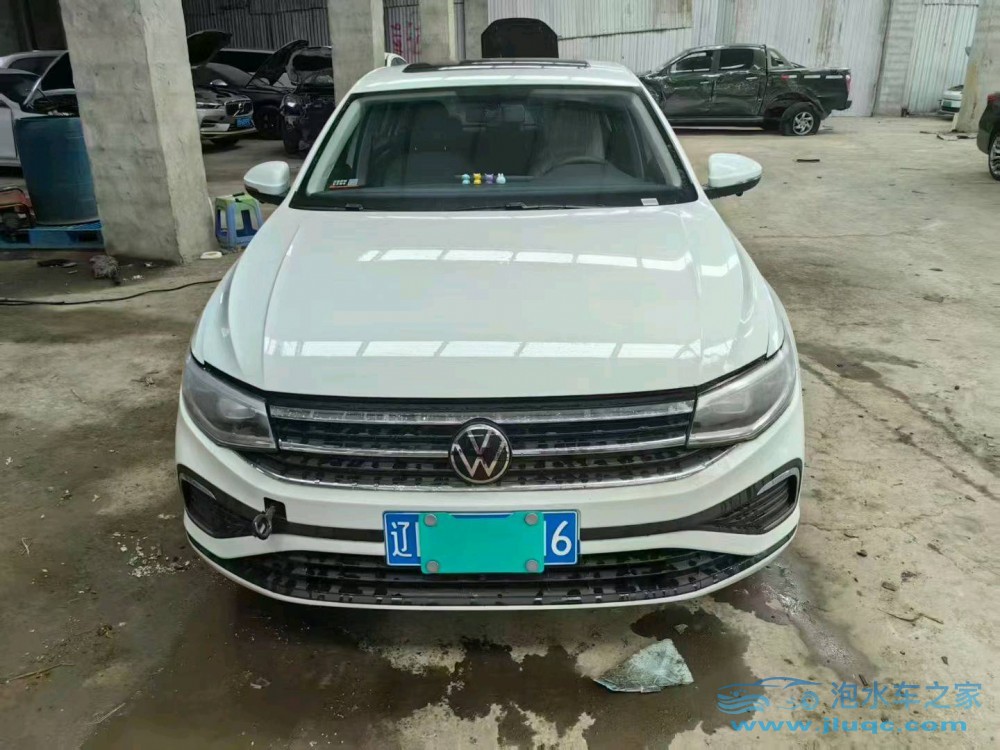 25年大眾寶來泡水車