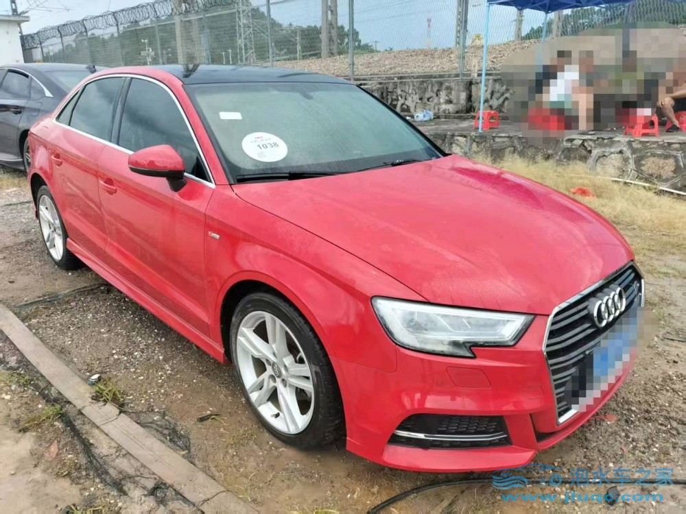 19年奧迪A3泡水車