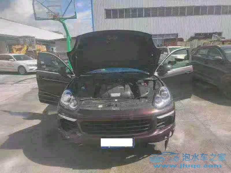 17年保時(shí)捷卡宴