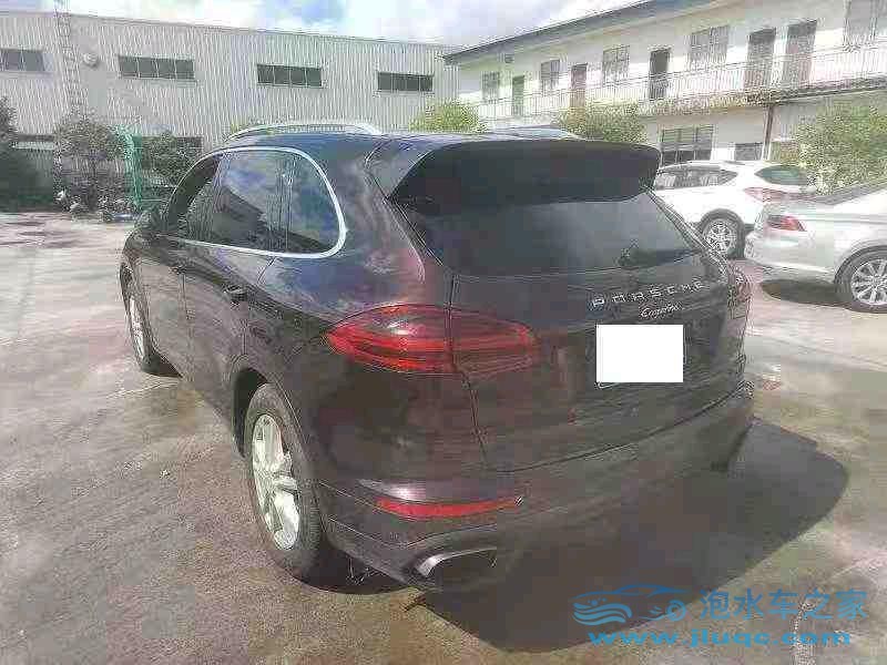 17年保時(shí)捷卡宴