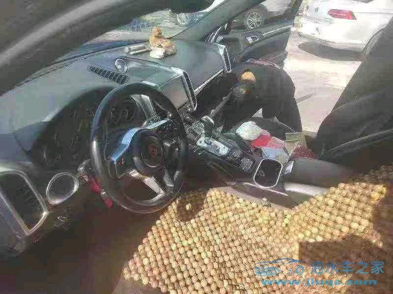 17年保時(shí)捷卡宴