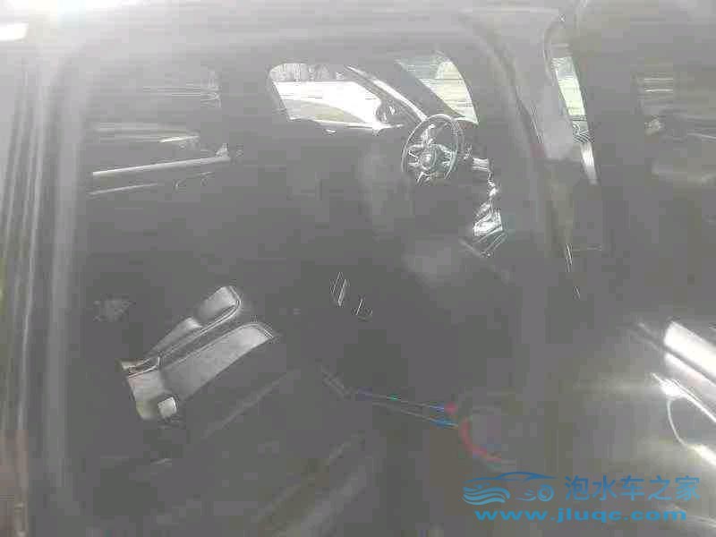 17年保時(shí)捷卡宴