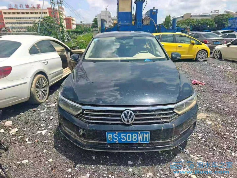 17年大眾邁騰泡水車