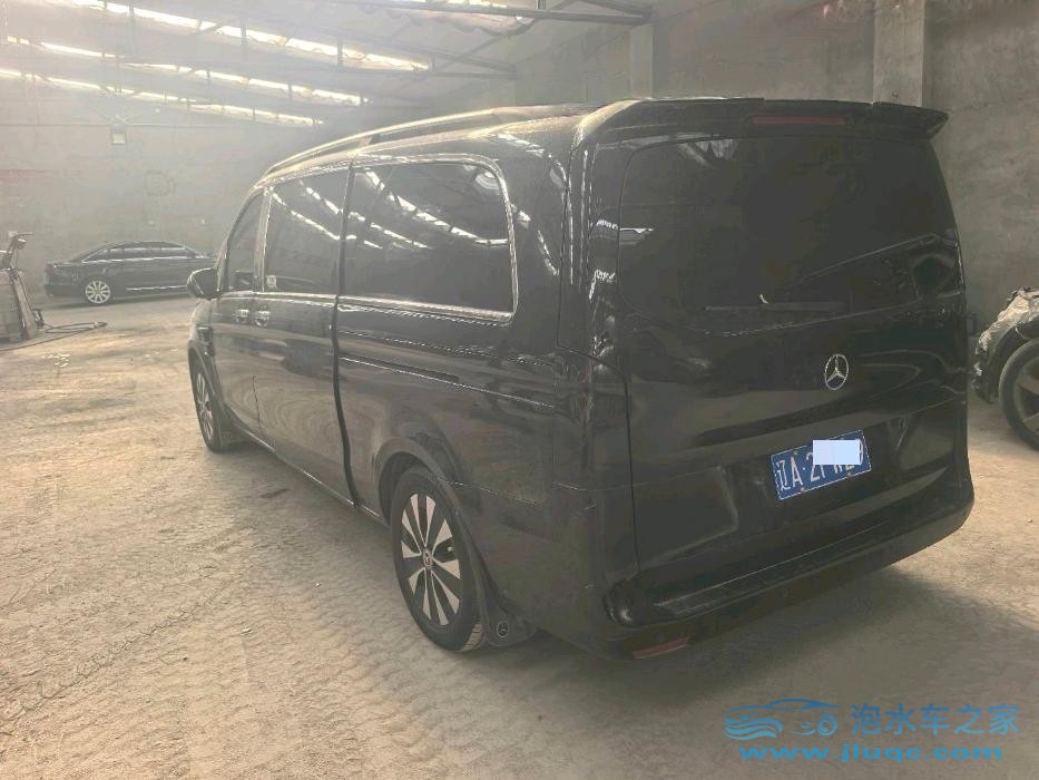 22年奔馳威霆