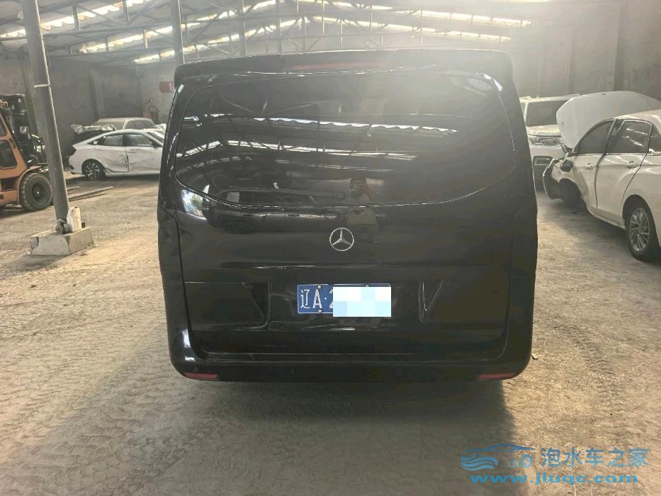22年奔馳威霆