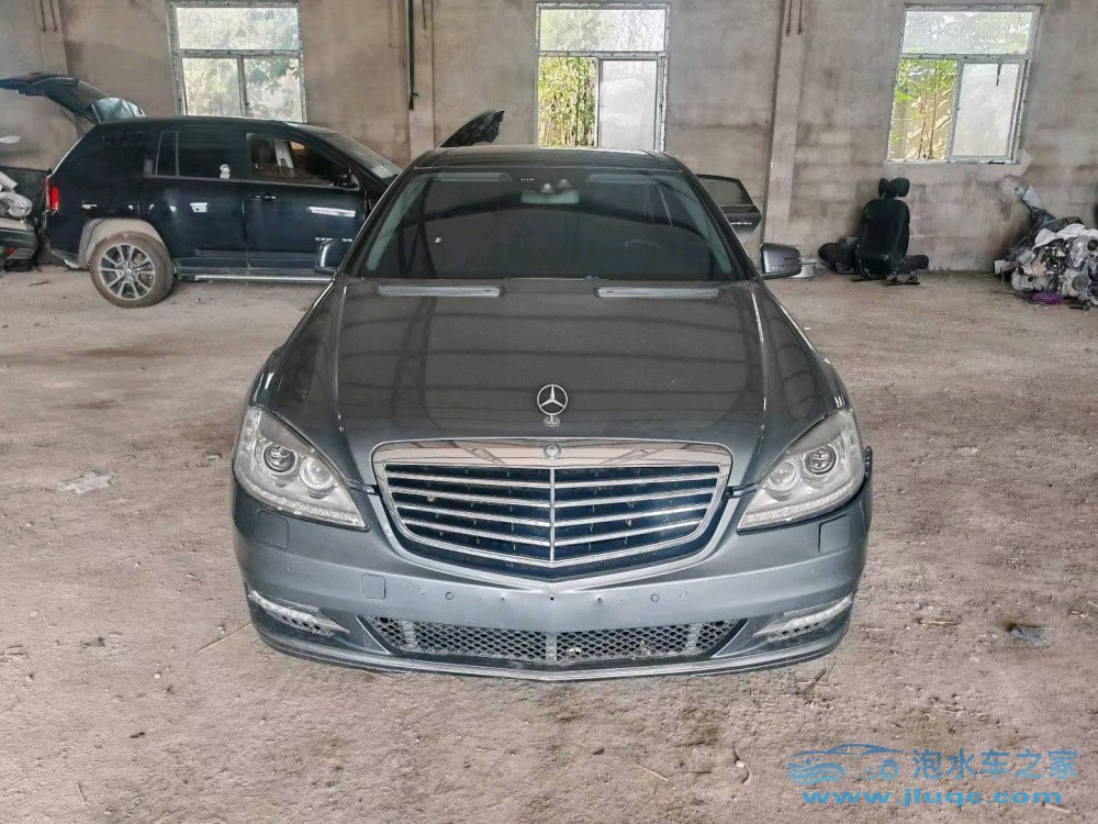 13年奔馳S泡水車