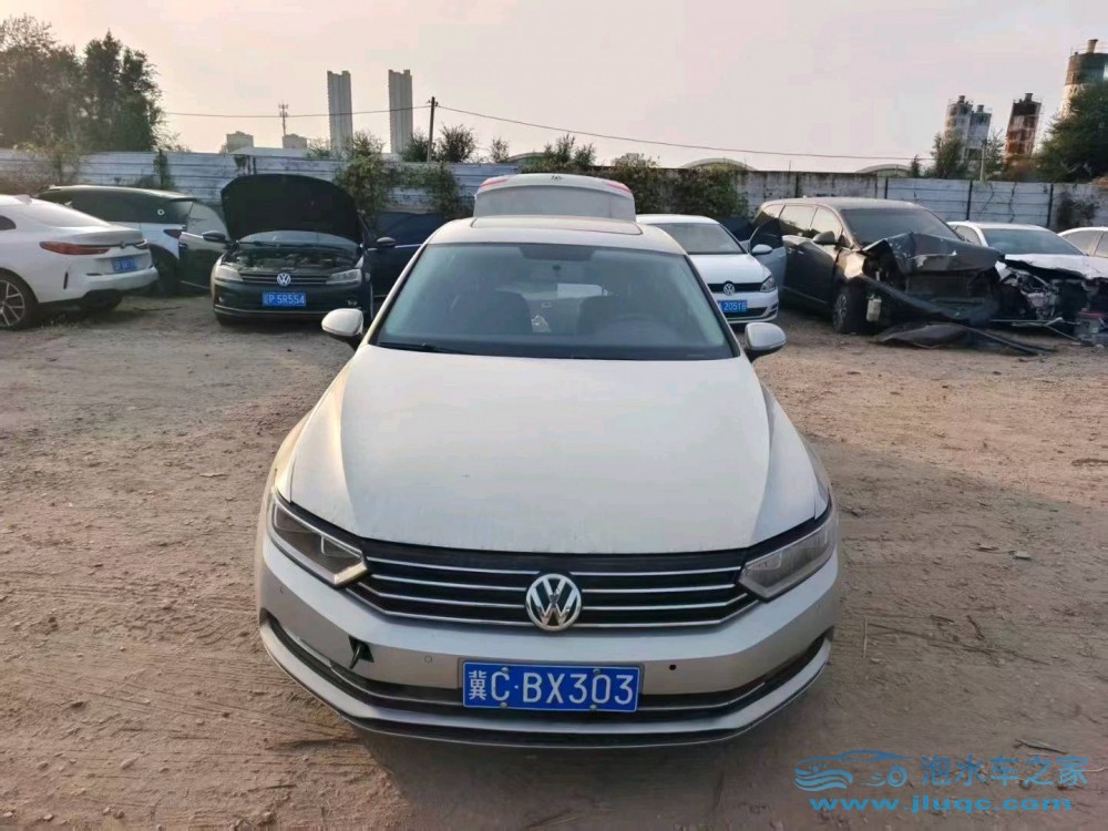 18年大眾邁騰泡水車