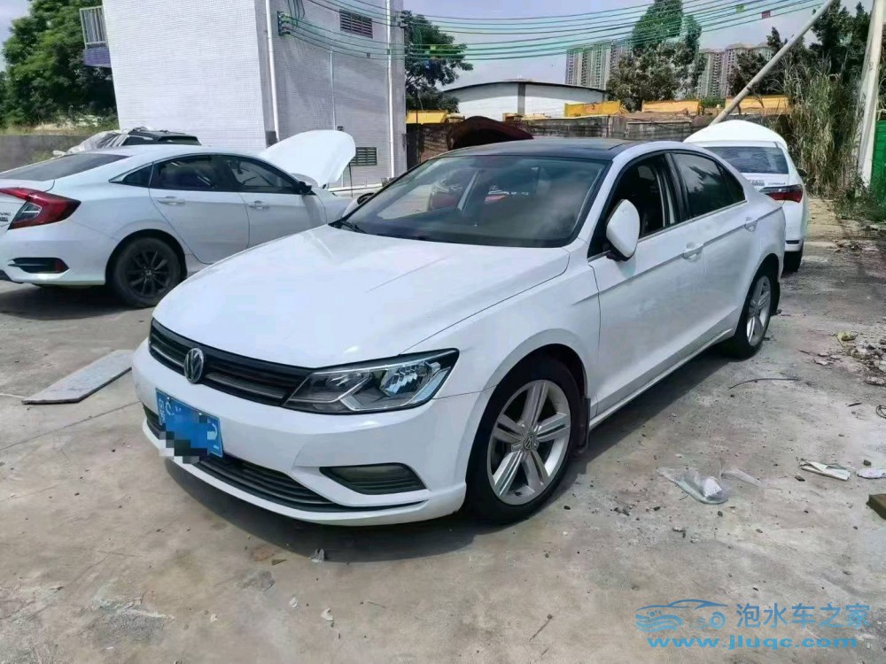 16年大眾凌渡泡水車