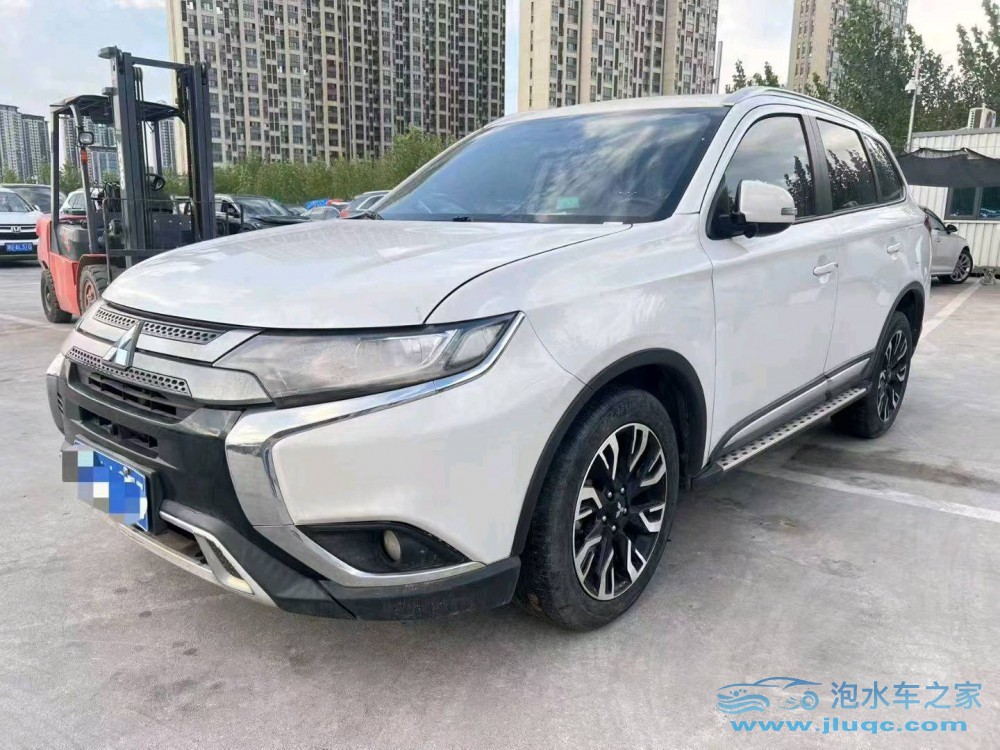 20年三菱歐藍德泡水車