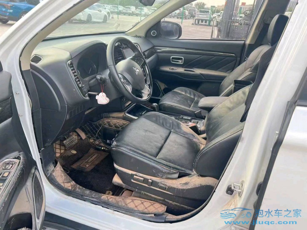 20年三菱歐藍德