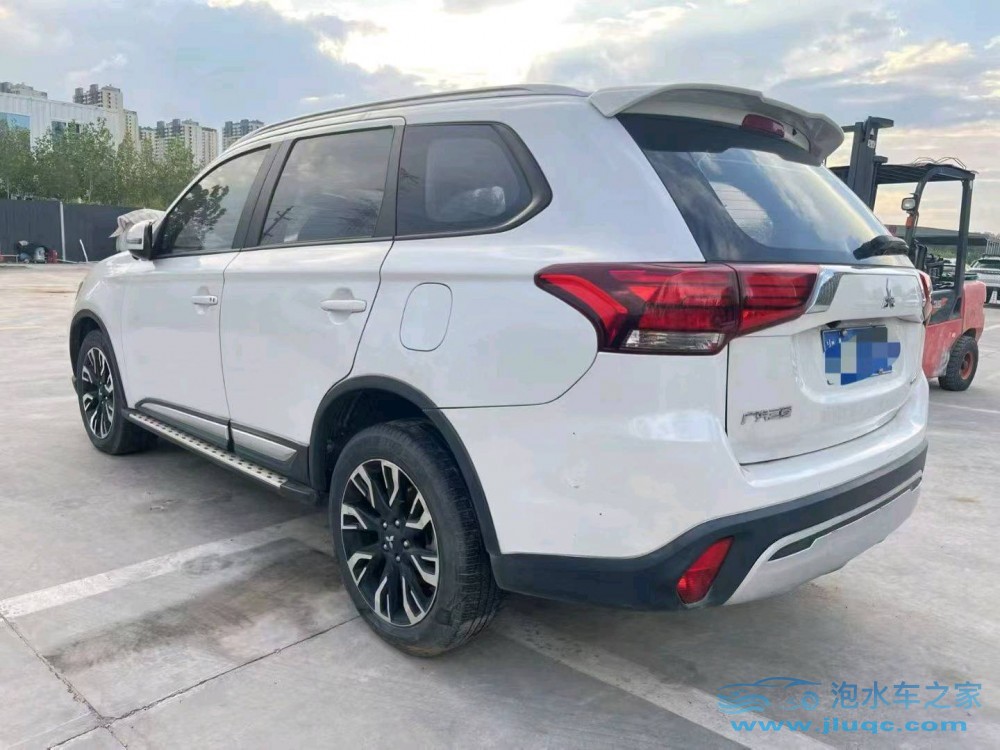 20年三菱歐藍德