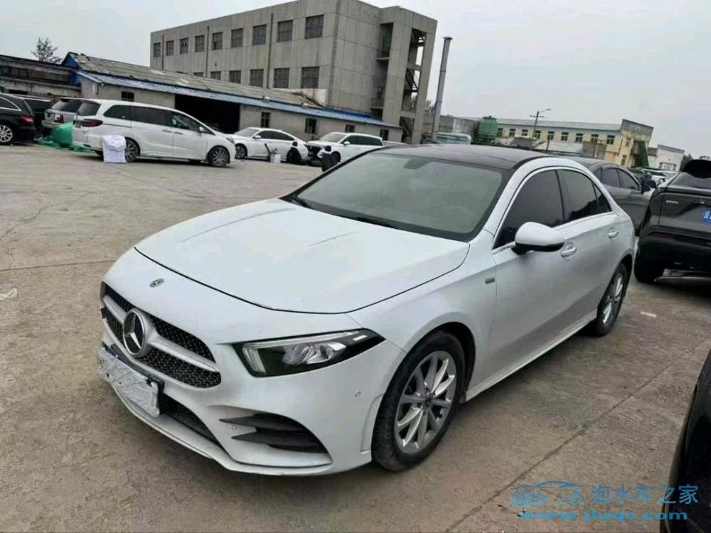 19年奔馳A泡水車