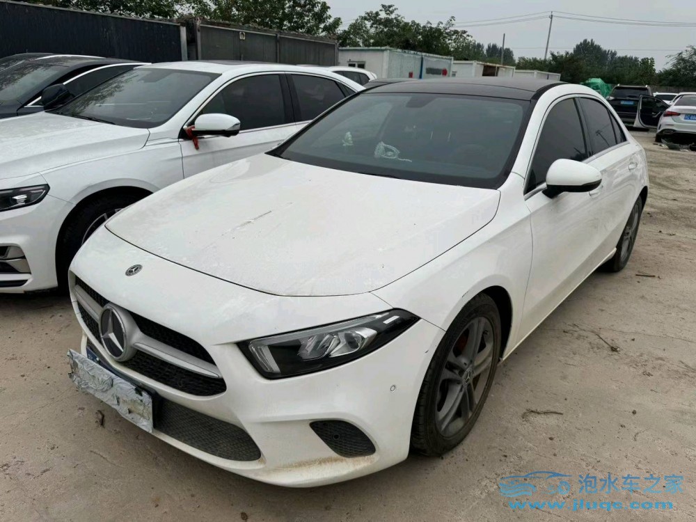 19年奔馳A泡水車