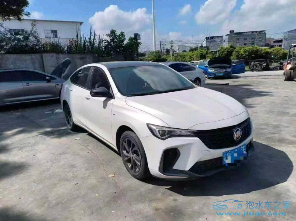 22年別克威朗泡水車