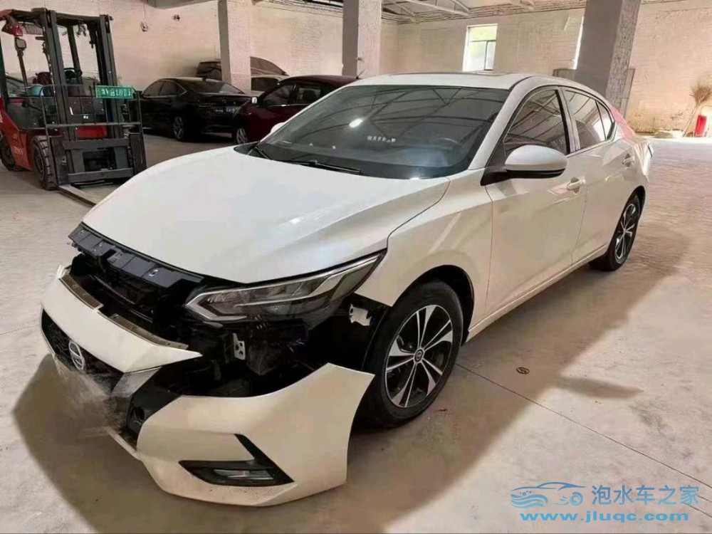 23年日產(chǎn)軒逸泡水車