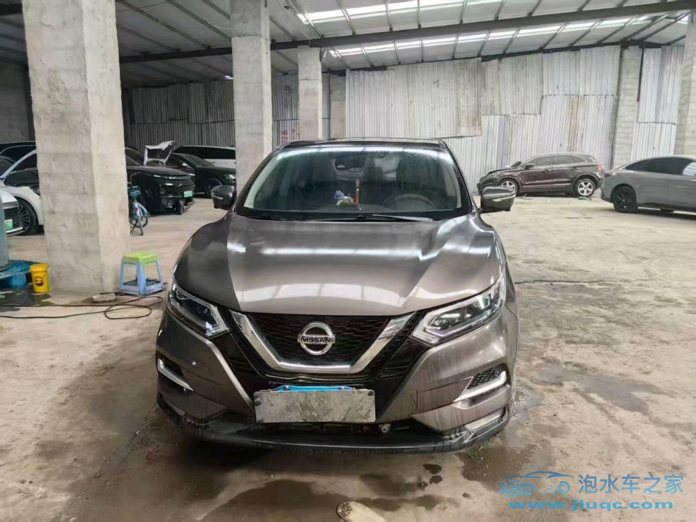 20年日產(chǎn)逍客泡水車