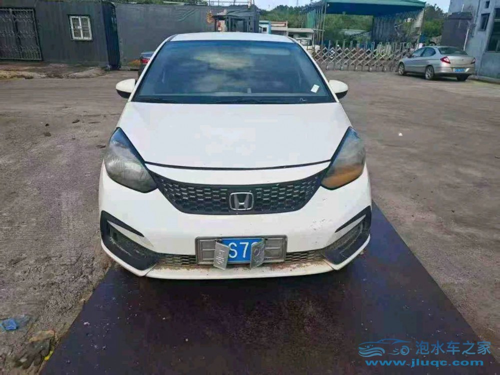 22年本田飛度泡水車