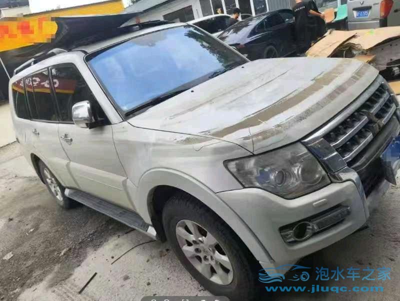 15年三菱帕杰羅泡水車(chē)