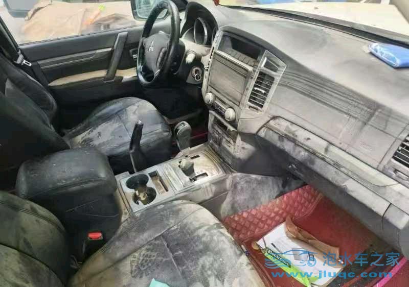 15年三菱帕杰羅