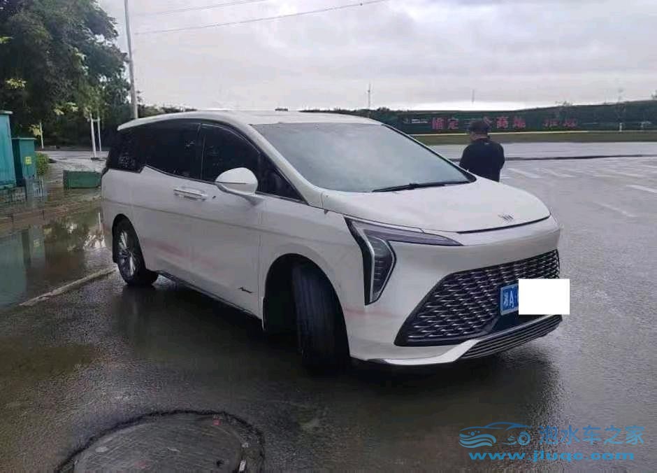 23年別克世紀(jì)泡水車