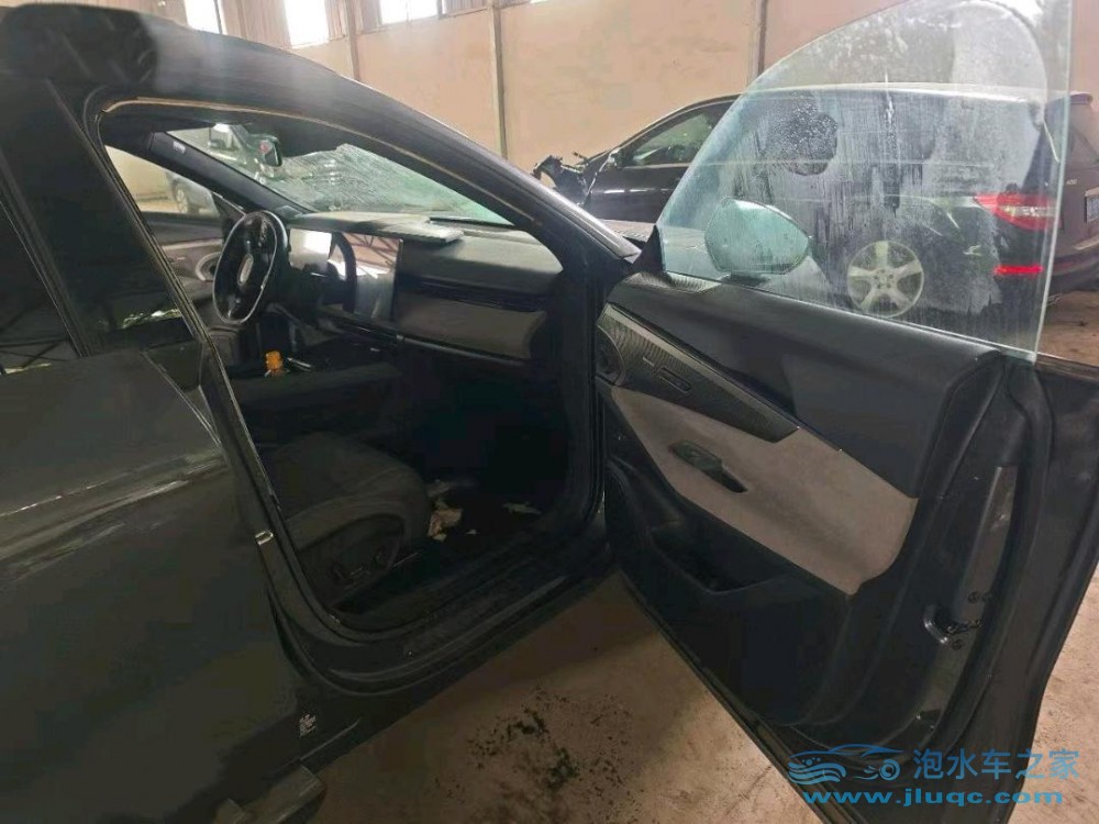 25年領(lǐng)克領(lǐng)克08