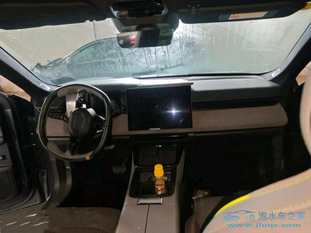 25年領(lǐng)克領(lǐng)克08