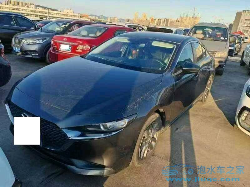 20年馬自達(dá)昂克賽拉泡水車