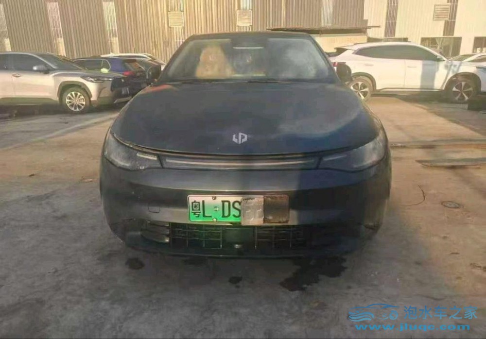 25年零跑汽車C01泡水車