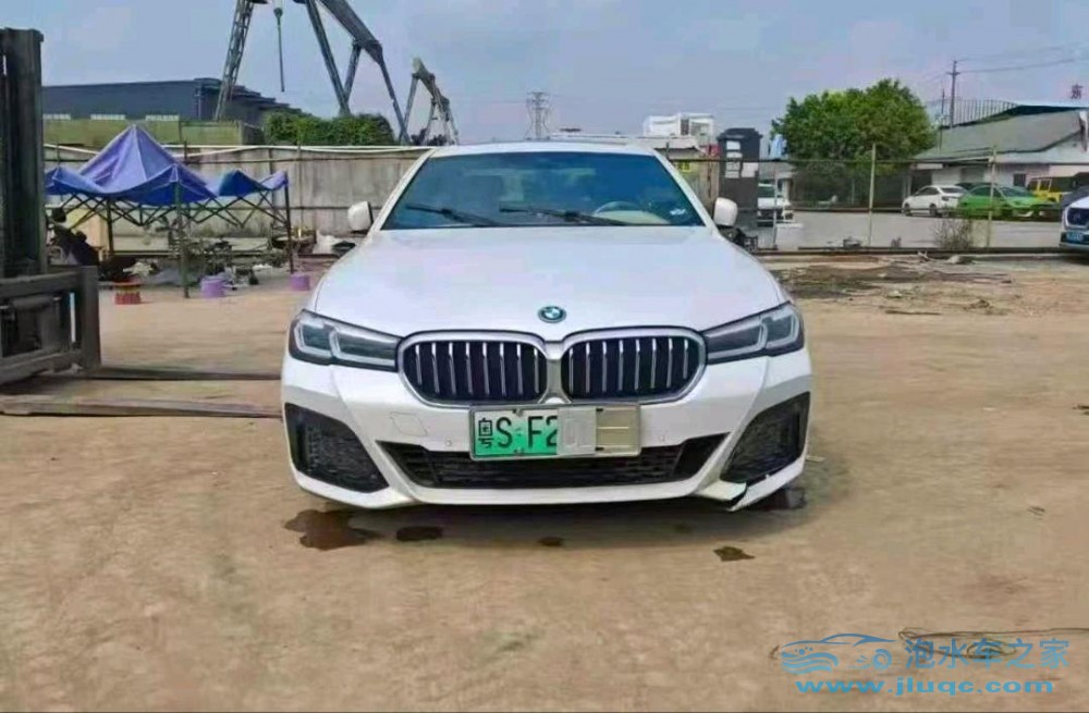 22年寶馬5系泡水車
