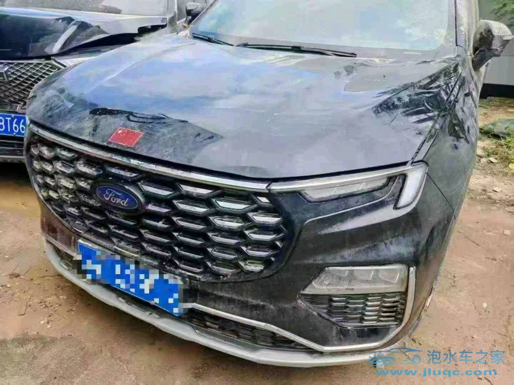 24年福特領(lǐng)裕泡水車