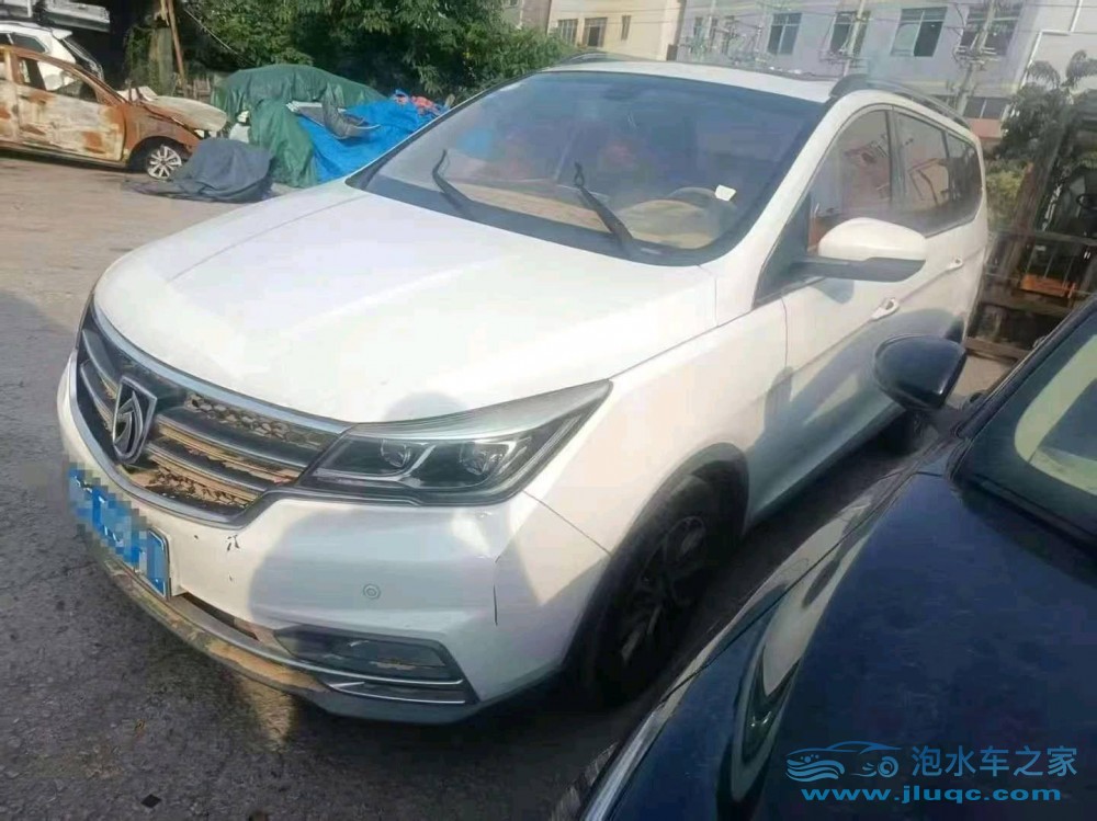 18年寶駿寶駿730泡水車