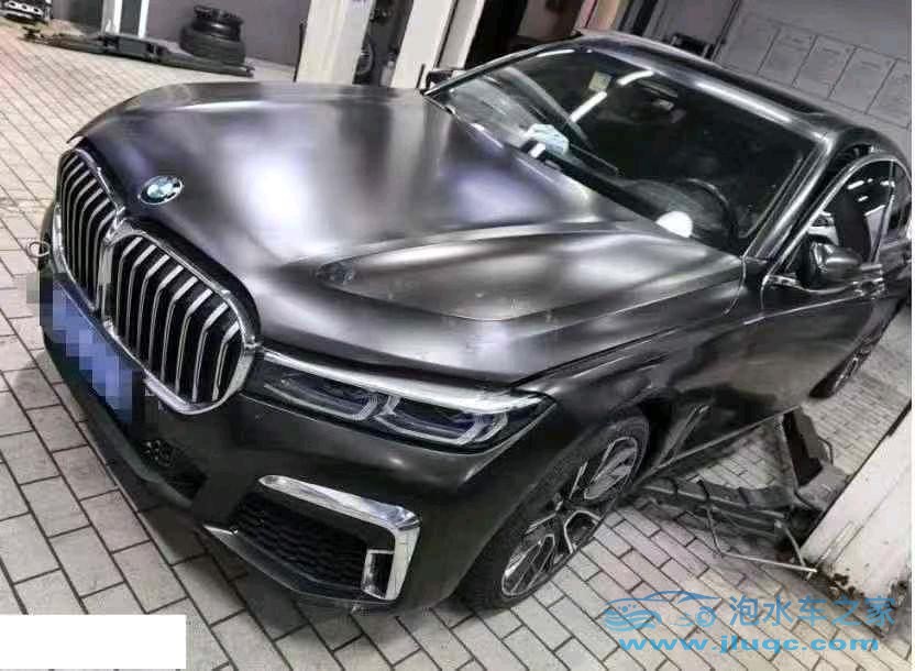20年寶馬7系泡水車