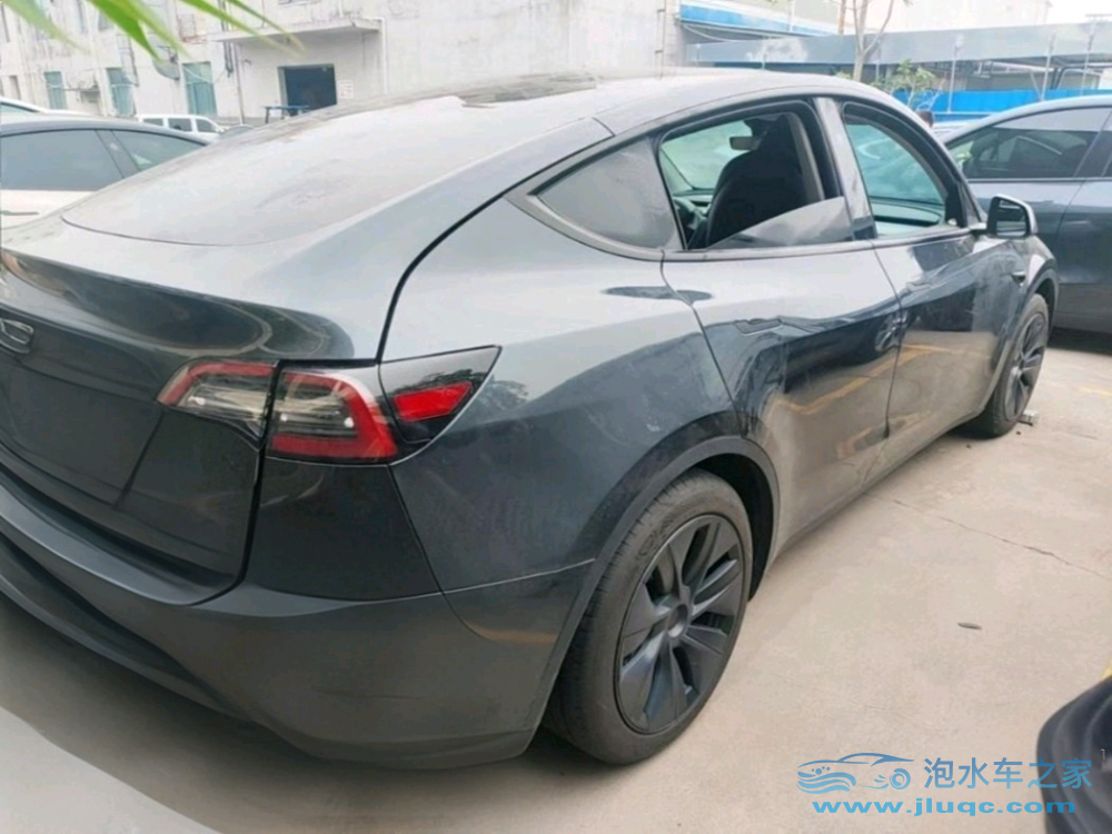 24年特斯拉Model Y