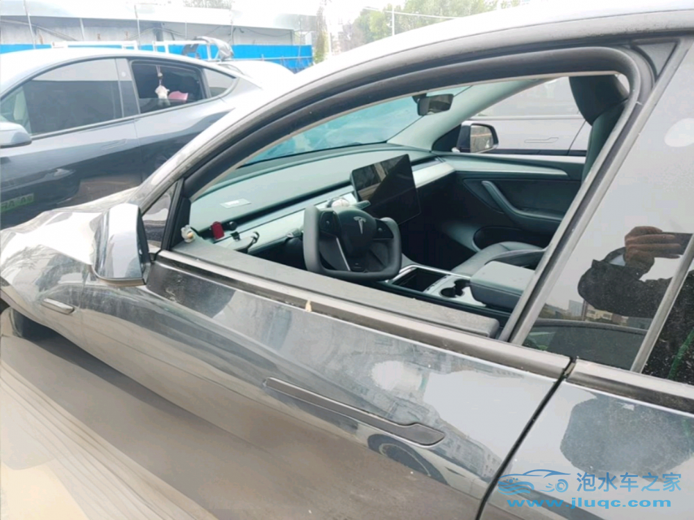 24年特斯拉Model Y