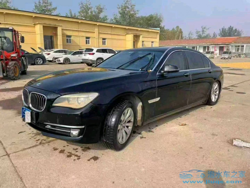 14年寶馬7系泡水車