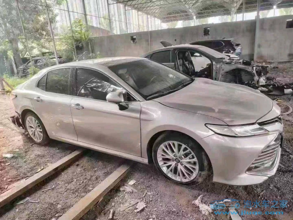 20年豐田凱美瑞