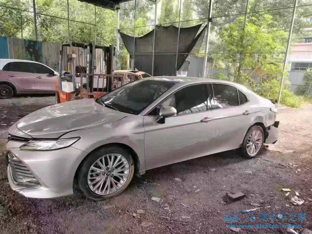 20年豐田凱美瑞