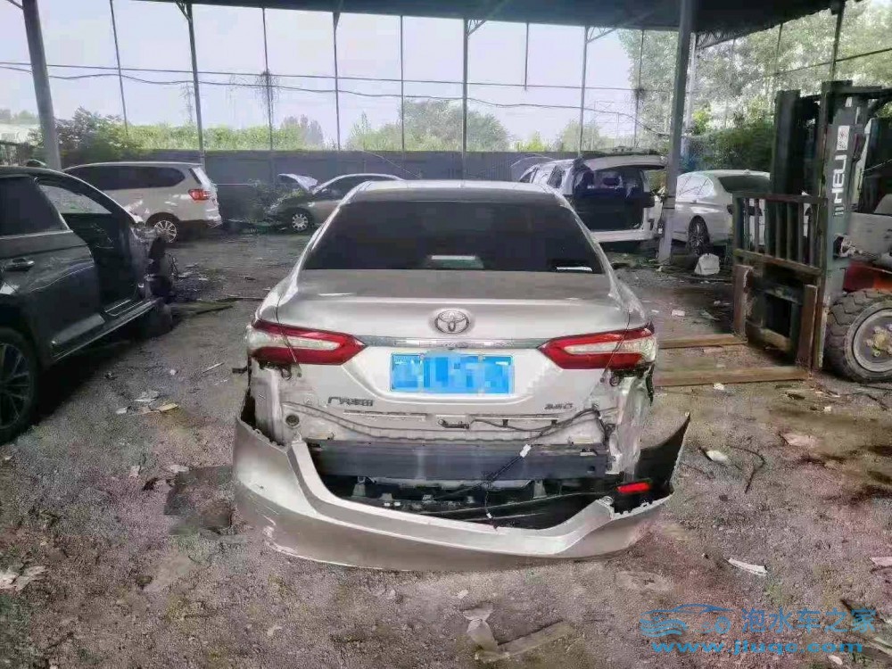 20年豐田凱美瑞