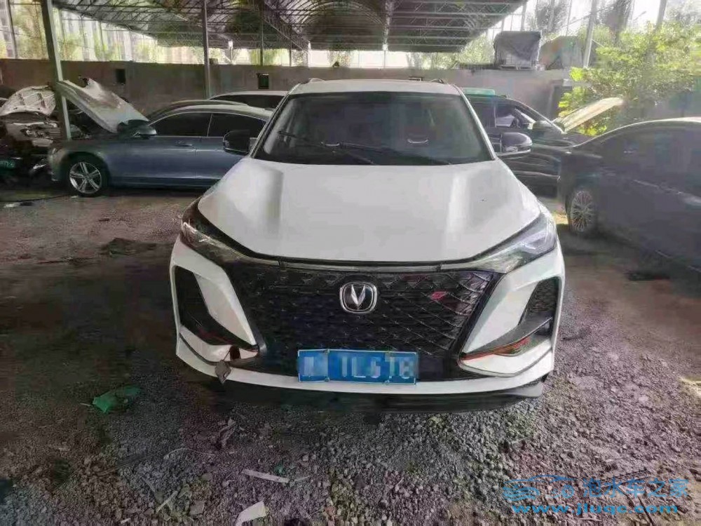 21年長(zhǎng)安長(zhǎng)安CS75泡水車(chē)