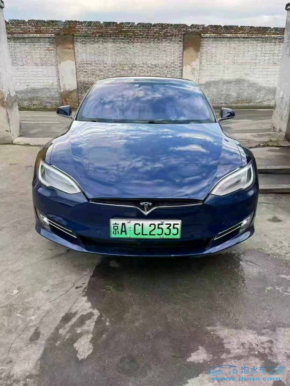 17年特斯拉MODEL S泡水車