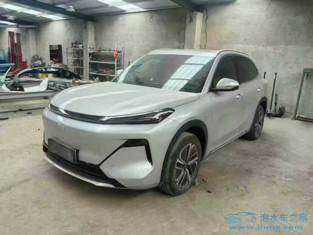 從專業(yè)視角看泡水車買賣：修車廠的“低價礦”與風(fēng)險平衡術(shù)